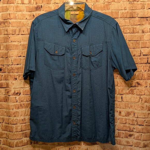 Ascend Short Sleeve Button Down Size Large - Picture 2 of 13